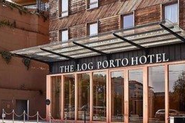 The Log Porto Hotel