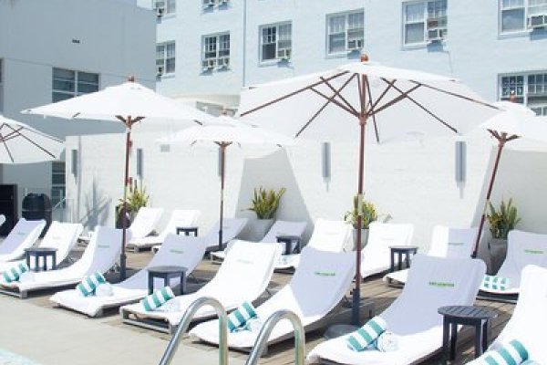 Hotel Breakwater South Beach