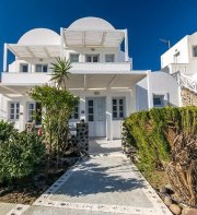 Phaos Santorini Suites