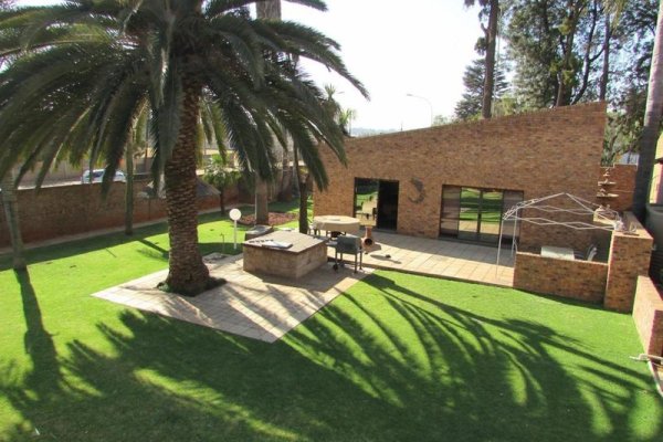 Oppiplot Guest House