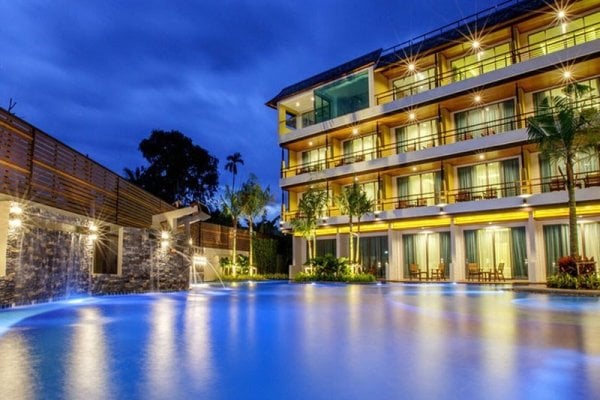 Aqua Resort Phuket