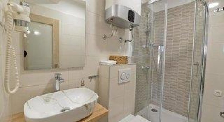 Piazza Rooms
