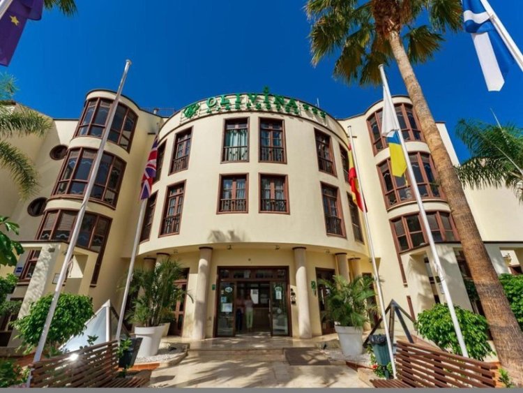 Klayman Olivina Aparthotel