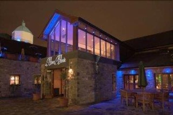 Court Yard Hotel