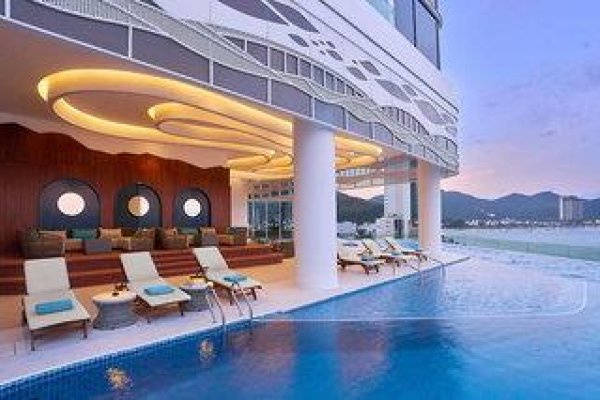 Voco Scenia Bay Nha Trang