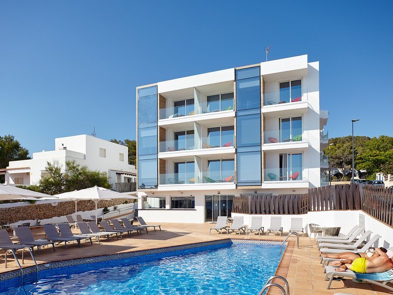 Sol Bahía Ibiza Suites recenzie