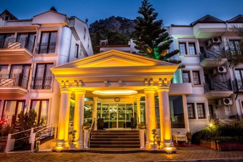 Grand Ata Park Hotel recenzie