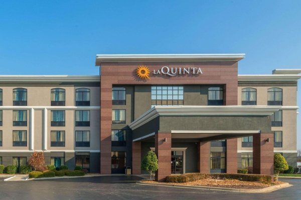 La Quinta Inn & Suites By Wyndham Clarksville
