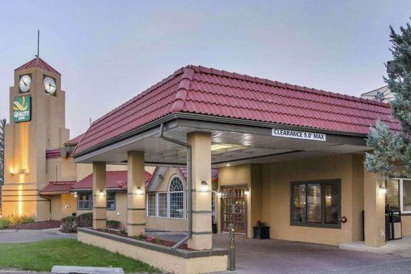 Quality Inn At Medicine Hat