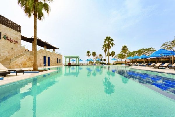Jordánsko, Mŕtve more: Ramada Resort Dead Sea 4* - Bazény