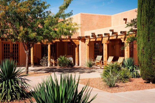 Courtyard Page at Lake Powell
