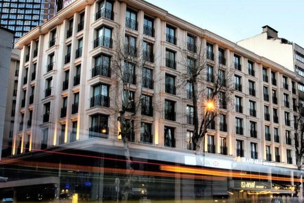 Grand Aras Hotel & Suites 