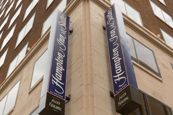 Hampton Inn & Suites Dallas Downtown