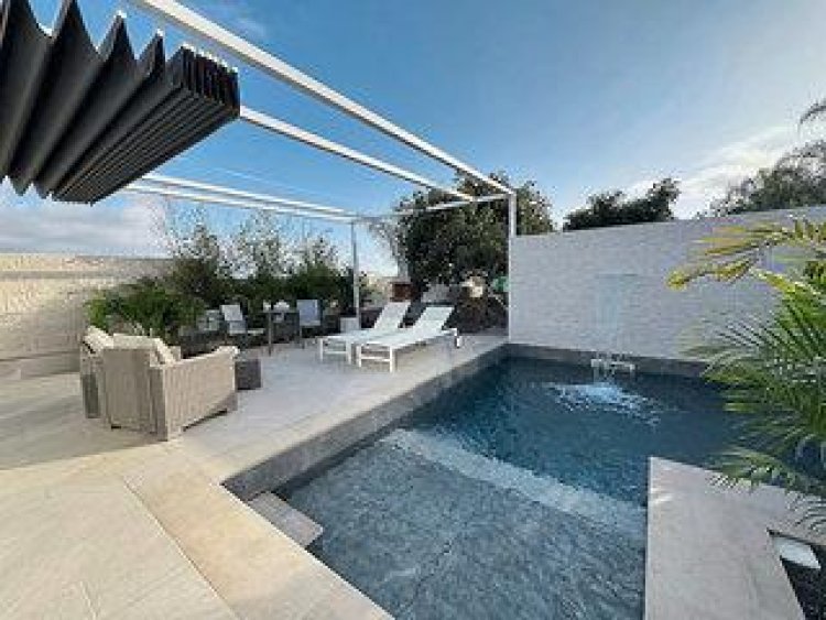 Casitas J