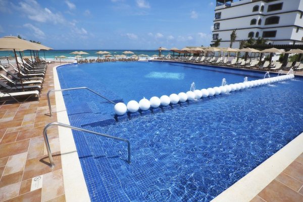 Grand Residences Riviera Cancun, a Registry Collection Hotel