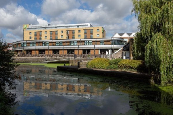 Holiday Inn Londonbrentford Lock