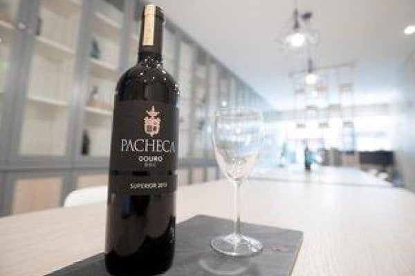 Almada Wine House