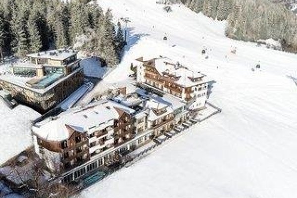 Excelsior Dolomites Life Resort