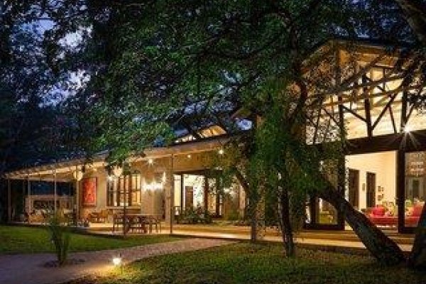 Mbano Manor Hotel Victoria Falls