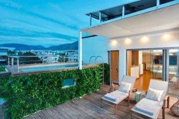 Elaia Luxury Suites Glyfada