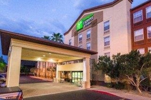 Holiday Inn Express & Suites Phoenix Airport