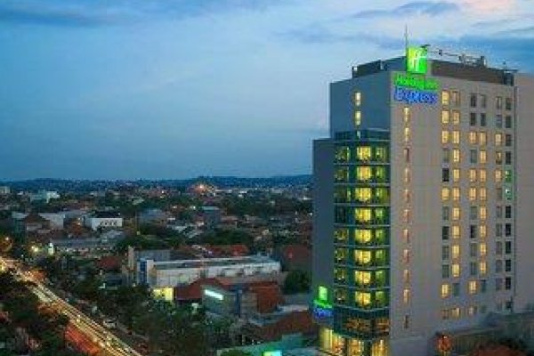 Holiday Inn Express Semarang Simpang Lim