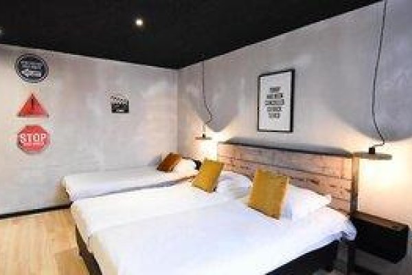 Upstairs Hotel