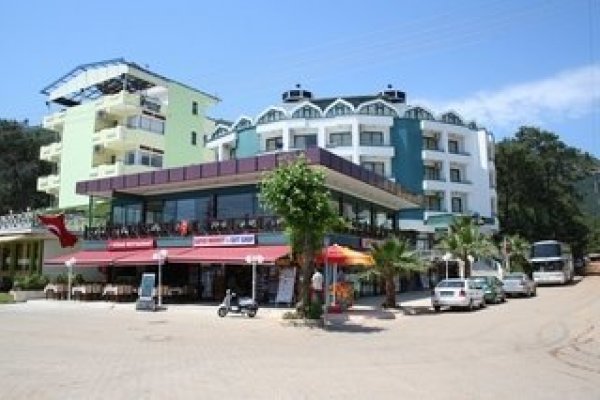 Class Beach Hotel