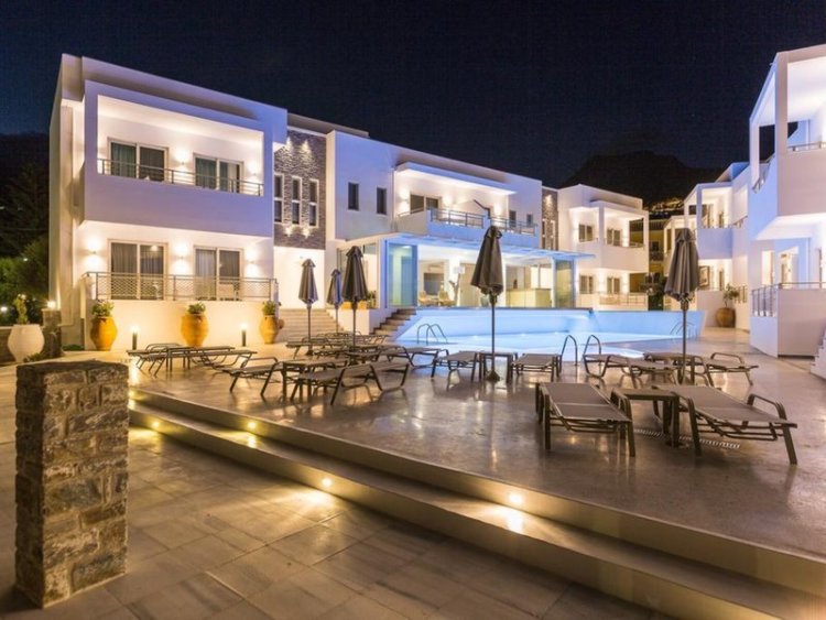 Cyano Hotel
