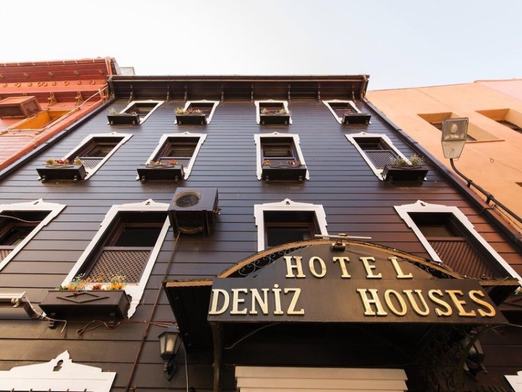 Deniz Houses