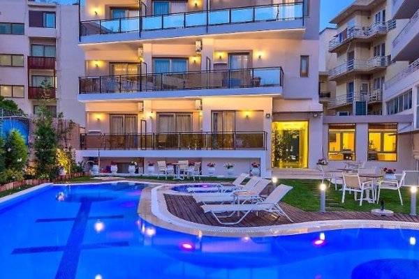 Leonidas Studios & Apartments