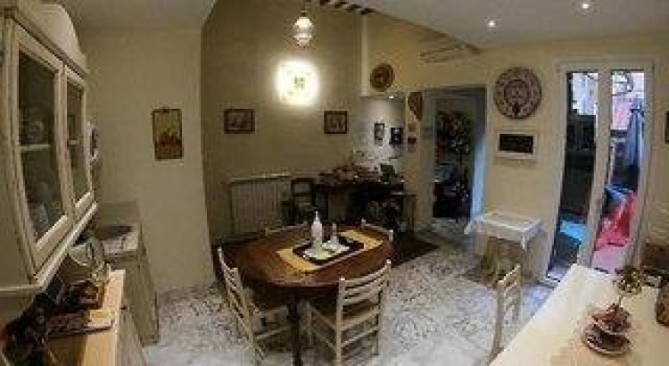 Five Roses Bed & Breakfast