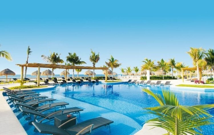 BlueBay Grand Esmeralda