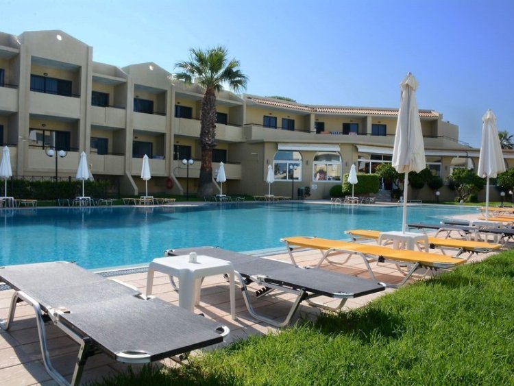 Summerland Hotel & Bungalows