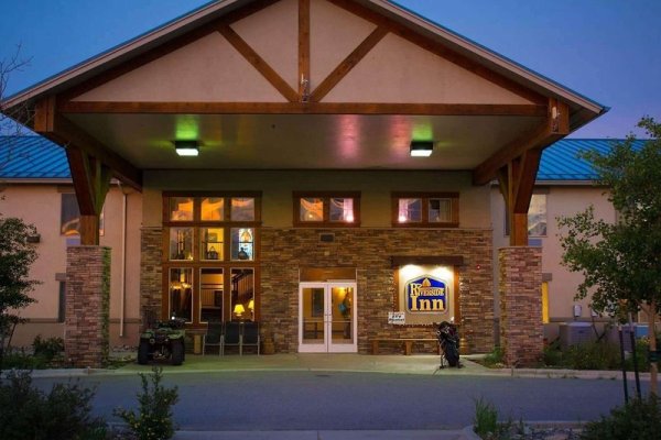 A Riverside Inn Travelodge By Wyndham