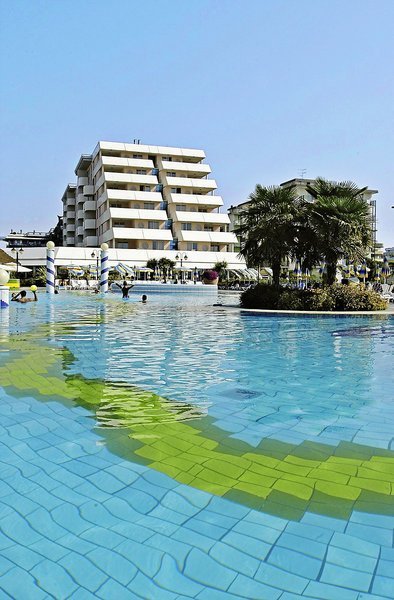 Holiday Aparthotel recenzie