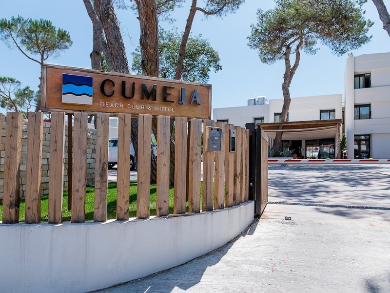 Cumeja Beach Club & Hotel recenzie