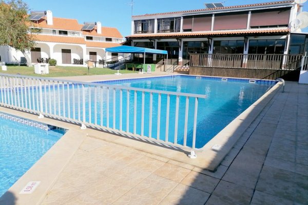 Apartamentos Vale de Carros by Umbral
