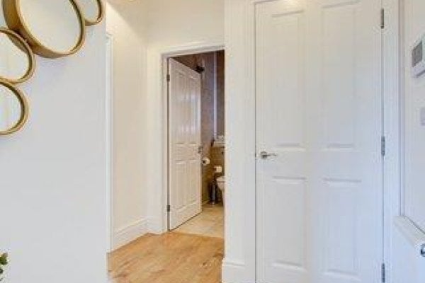 Hybrid Resi New Malden