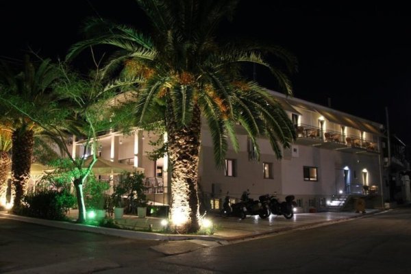Achilles Hotel