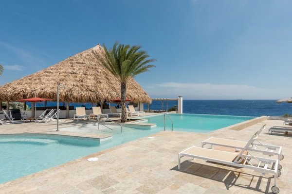 Coral Estate Luxury Resort