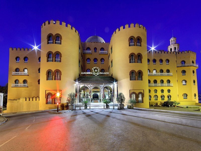 Alhambra Palace Hotel recenzie