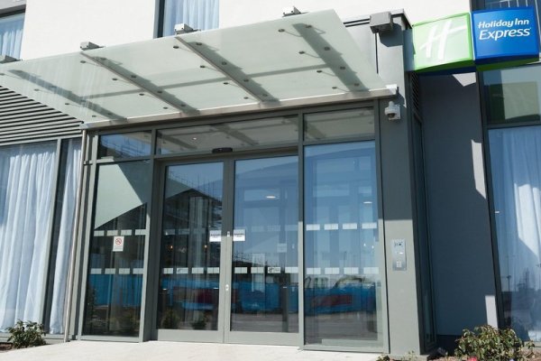 Holiday Inn Express Aberdeen Airport