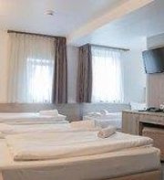 Alpha & Omega Hotel
