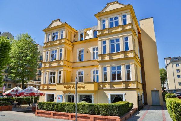 Villa Antares I & Ii
