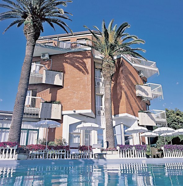 Grand Hotel recenzie
