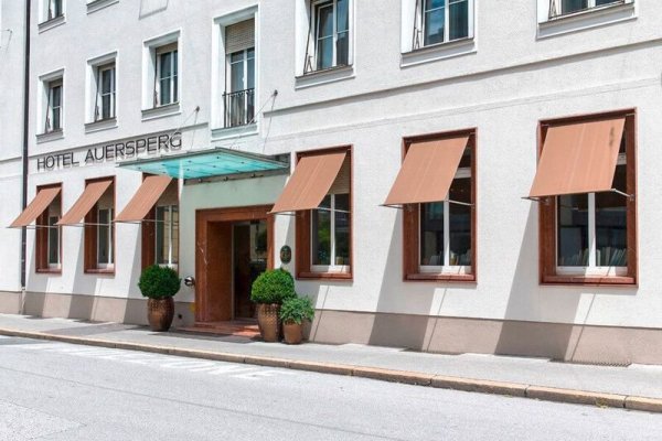 Hotel & Villa Auersperg