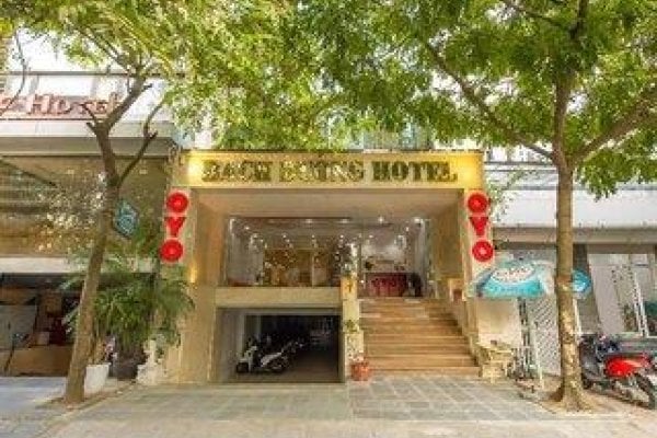 Bach Duong Hotel by OYO Rooms