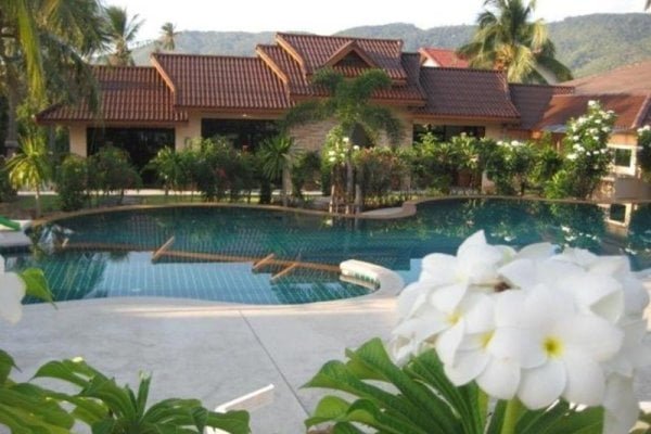 Baan Saensook Villas
