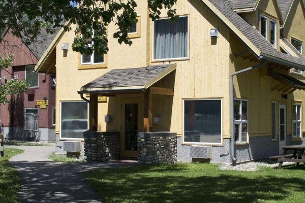 Waterton Lakes Lodge Resort